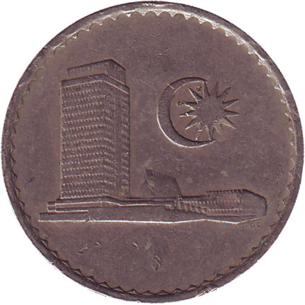Монета 50 сен. 1982 год, Малайзия. Из обращения. Здание парламента.